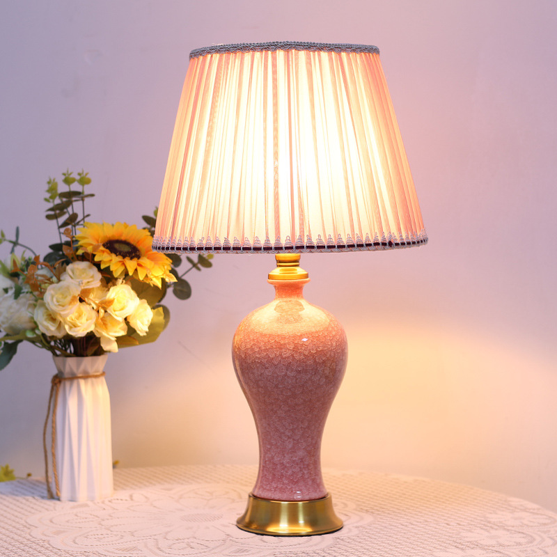 Desk Lamp - 징더전 도자기 꽃병 모양의 탁상 램프,