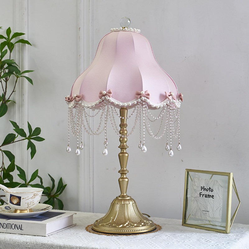 유럽풍 레트로 스타일의 조광 기능이 있는 홈스테이용 침 - Desk Lamp 리뷰 및 가격