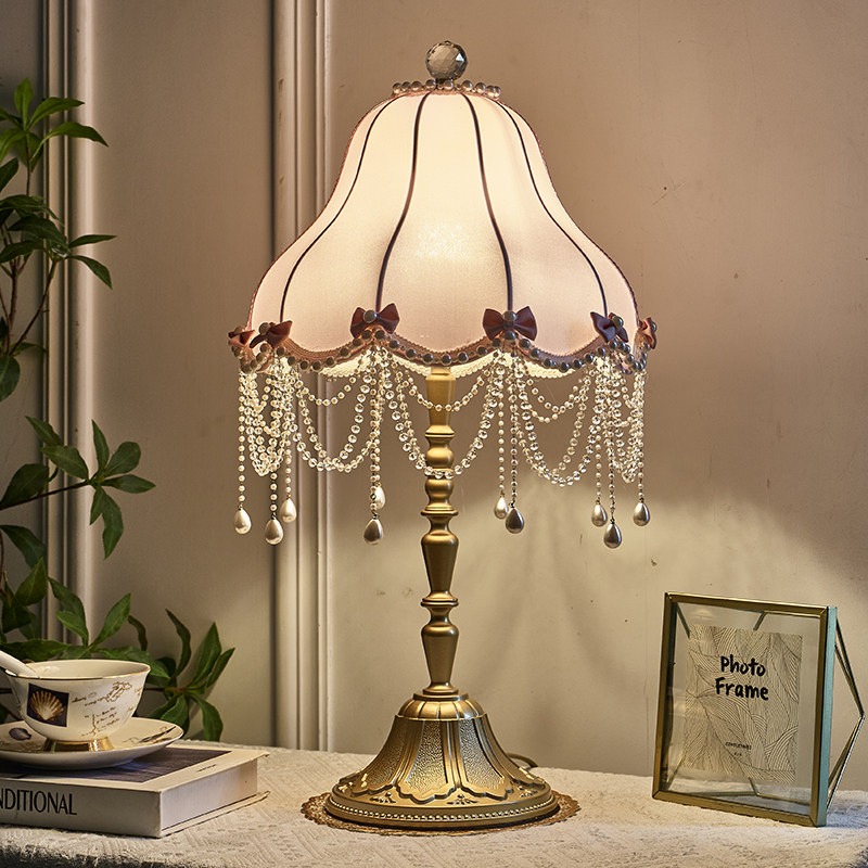 유럽풍 레트로 스타일의 조광 기능이 있는 홈스테이용 침 - Desk Lamp 리뷰 및 가격