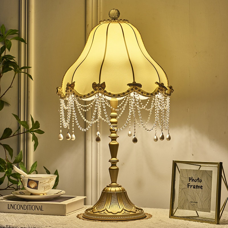 유럽풍 레트로 스타일의 조광 기능이 있는 홈스테이용 침 - Desk Lamp 리뷰 및 가격